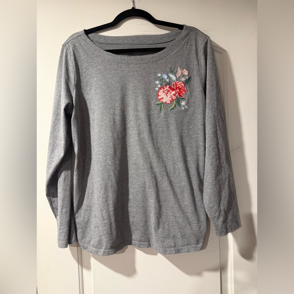 St. John's Bay Floral Embroidery Gray Tee XL